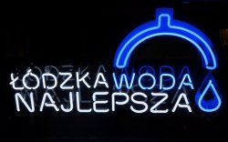 Neon promujący akcję łodzkiego ZWiKu
